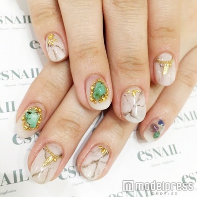 天然石アート＆ターコイズ／画像提供：esNAIL