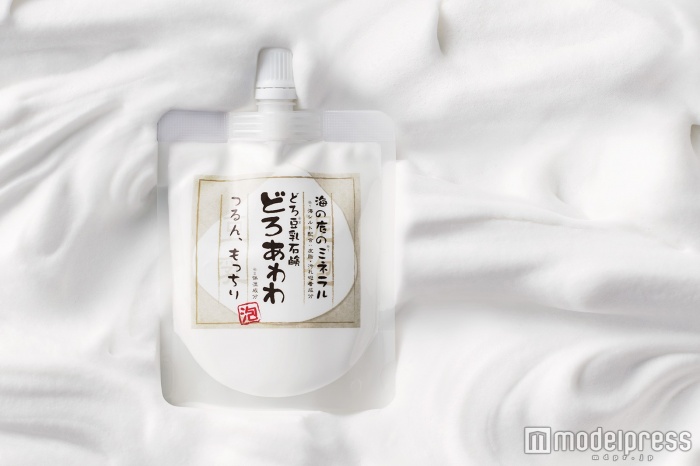 濃密な泡でくすみを落とす「どろ豆乳石鹸 どろあわわ」
