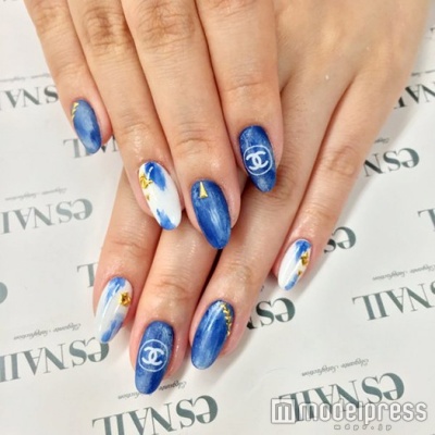 デニム＆塗りかけでトレンドをミックス／画像提供：esNAIL