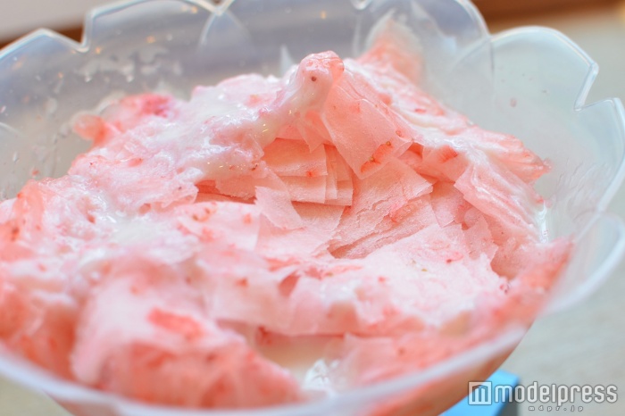 いちごの粒々が！（C）モデルプレス