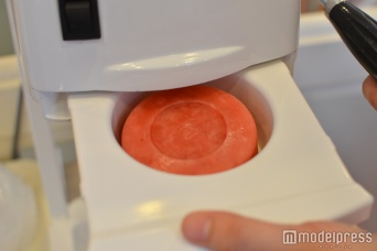 セットして（C）モデルプレス