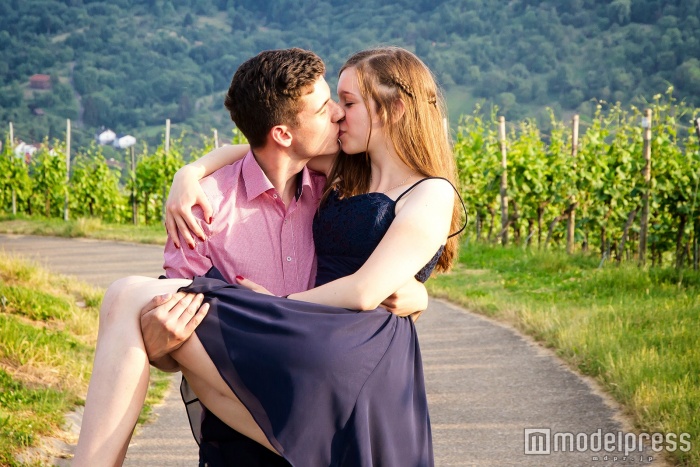 一瞬で恋に落ちちゃう!女性の可愛い仕草5つ(photo by Jürgen Fälchle/Fotolia)
