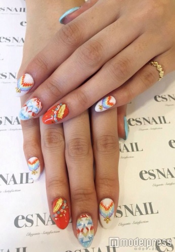 ピーコック×エスニック／画像提供：esNAIL