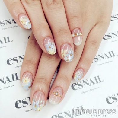 花柄／画像提供：esNAIL