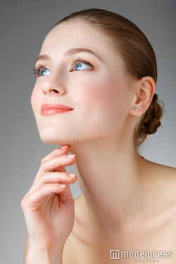 むくみのないスッキリフェイスライン（Photo by  fotoatelie）