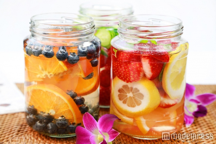 お酢×生野菜の置き換えダイエットで脂肪燃焼効果が期待できる(Photo by Miramiska)