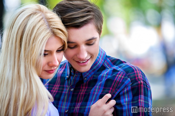 恋愛下手な男性が出している“好きだよ”サイン5つ（photo by Gennadiy Poznyakov／Fotolia）