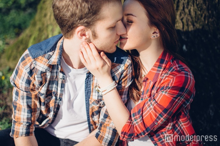 モテる彼氏が心配…可愛いと思われる彼女の嫉妬5つ（photo by shipskyy／Fotolia）