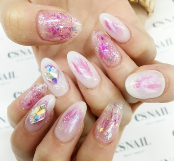 ピンク×ホワイト／画像提供：esNAIL