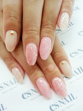 ピンクのラグーンも人気（画像提供：esNAIL）