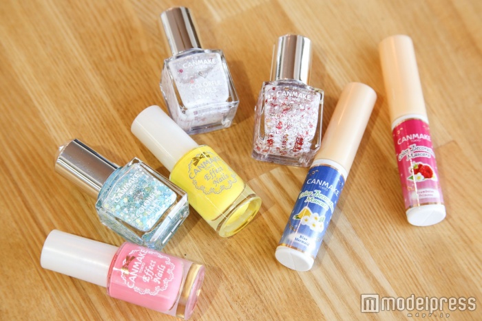 夏はカラフルに盛り上げたい！「キャンメイク」のニューアイテムを編集部でチェック（C）モデルプレス