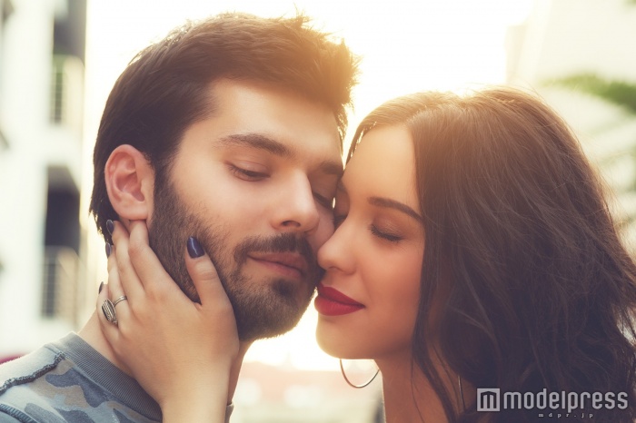 ナデナデさせて！男性を夢中にさせる女子の美髪の作り方（Photo by astrosystem／Fotolia）