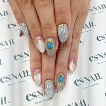 ペイズリー柄×ターコイズ（画像提供：esNAIL）