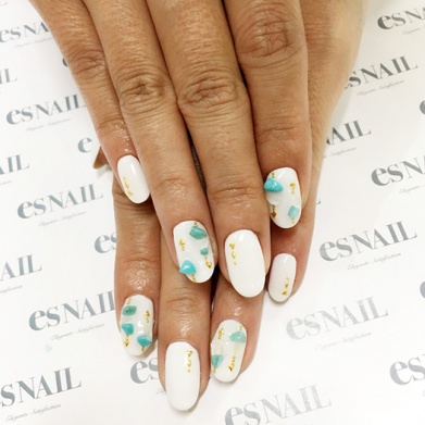 上品に（画像提供：esNAIL）