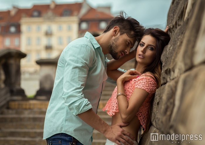 ムラムラしちゃう…男性がされたら嬉しいアピールが判明 今週一番読まれたニュースとは?【コラム編TOP5】(photo by kiuikson/Fotolia)