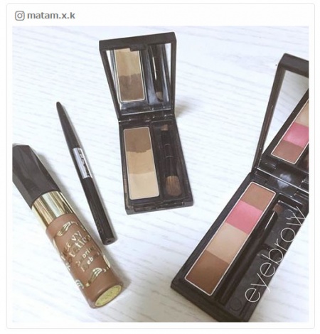 ナチュラルな“抜け眉”／_matam.x.kさんinstagramより