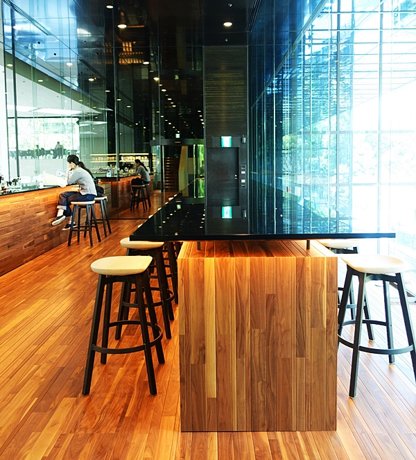 コーネルコーヒー店内