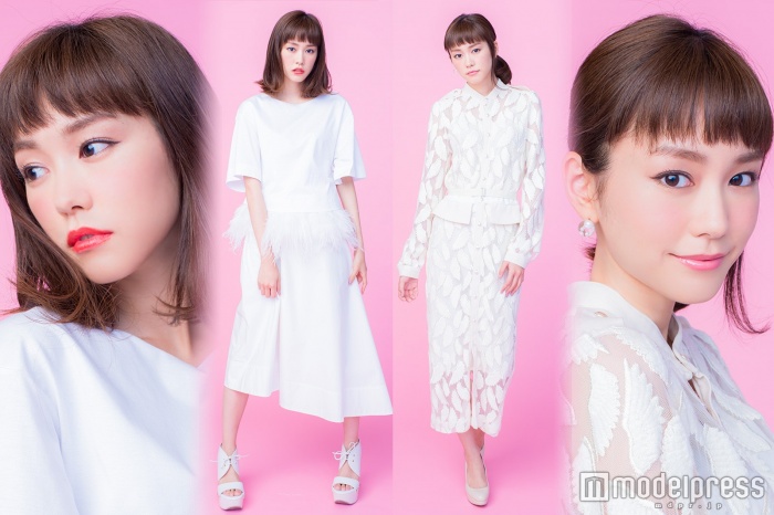 技あり裾フェザー（左）vsオトナSEXYな透け感（右）“最強に可愛い”桐谷美玲！（C）モデルプレス
