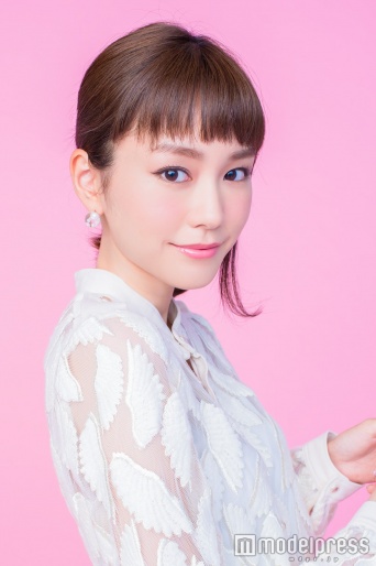 パールのピアスが揺れる／桐谷美玲（C）モデルプレス