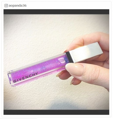 GIVENCHY（ジバンシィ）「ジェリー・アンテルディ　08エレクトリック・パープル」|／aopanda36さんinstagramより