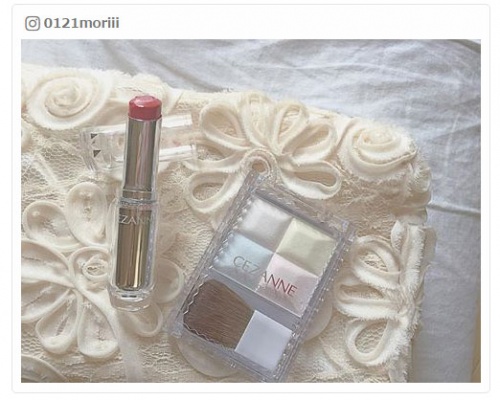 【話題のコスメ】メリハリ美人フェイスに変身！セザンヌのハイライトパウダー／0121moriiiさんinstagramより