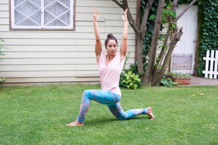 おへそからツイスト／ツイストポーズ