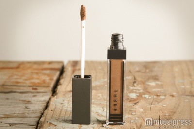 THREEの「ウィスパーグロスフォーアイ」（C）モデルプレス