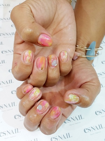 ピンク系ニュアンス（画像提供：esNAIL）