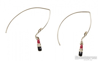 「リップモチーフピアス」3,000円（税抜）