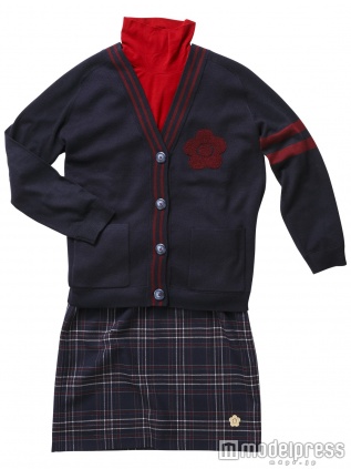 「ラグウォームプレミアプルオーバー」9,000円、「パイルデイジーワンポイントカーディガン」14,000円、「レトロデイジーポイントスカート」14,000円（全て税抜）