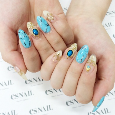 鮮やかなターコイズ（画像提供：esNAIL）