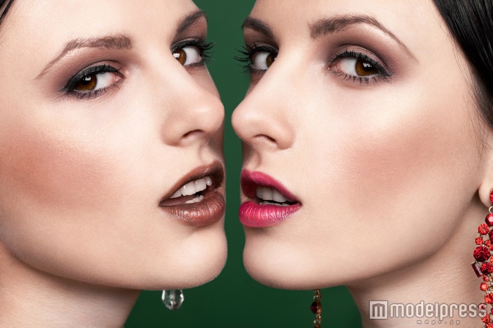 乾燥した唇のひび割れにはオロナイン（Photo by AlexButsCom） 