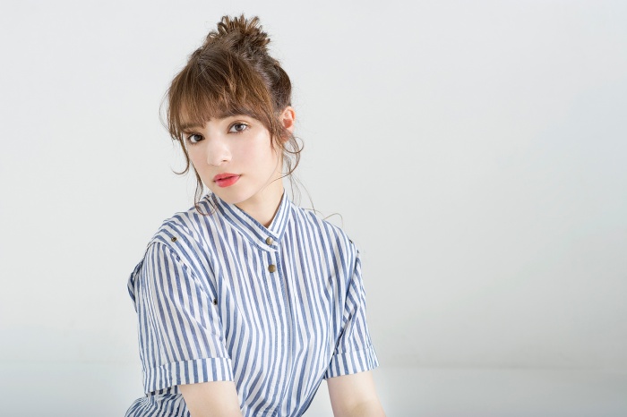 頭の上でまとめればフレッシュなイメージ（C）TOPLOG