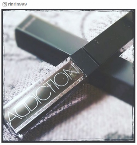 秋の買い足しコスメは「黒グロス」で決まり！手持ちのリップを秋色に／rinrin999さんinstagramより