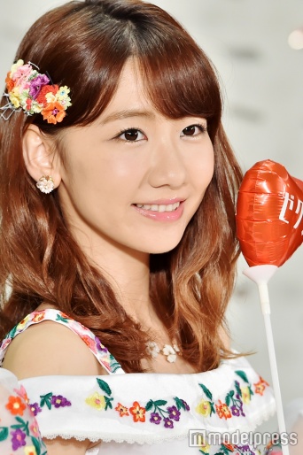 柏木由紀発信の美容テクが話題（C）モデルプレス