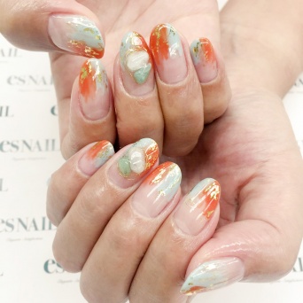 塗りかけネイル（画像提供：esNAIL）