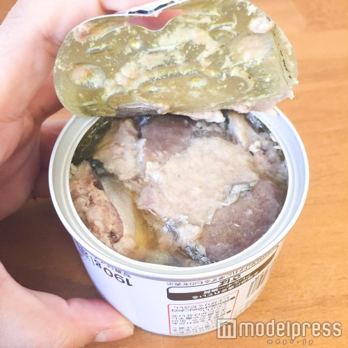 さば缶を開けると芳醇な香りが…！