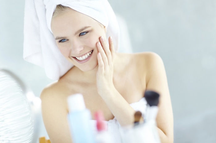 朝の洗顔でメイクノリアップ（Photo by gradyreese／gettyimages）