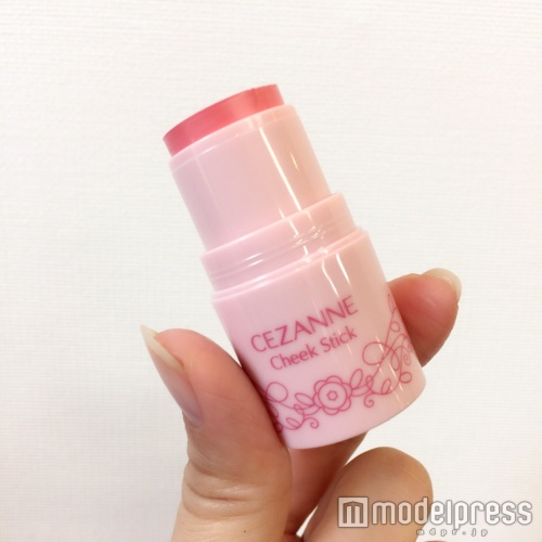 コンパクトなスティックタイプ（C）モデルプレス