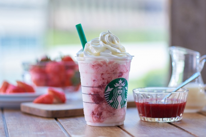 スタバ、“ストロベリー＆ホワイトチョコ”のフラペがサプライズ登場／画像提供：スターバックス
