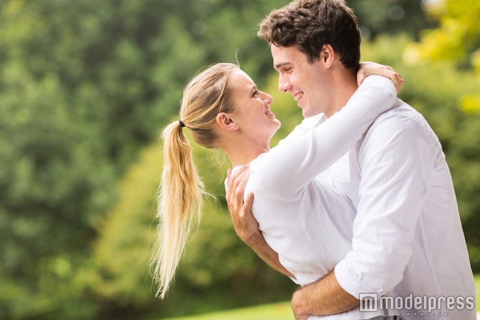 可愛いキス待ちしぐさで彼を悶絶させちゃおう（photo by michaeljung／Fotolia）