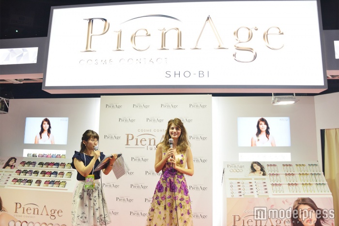 マギーが至近距離でトークショー （C）モデルプレス