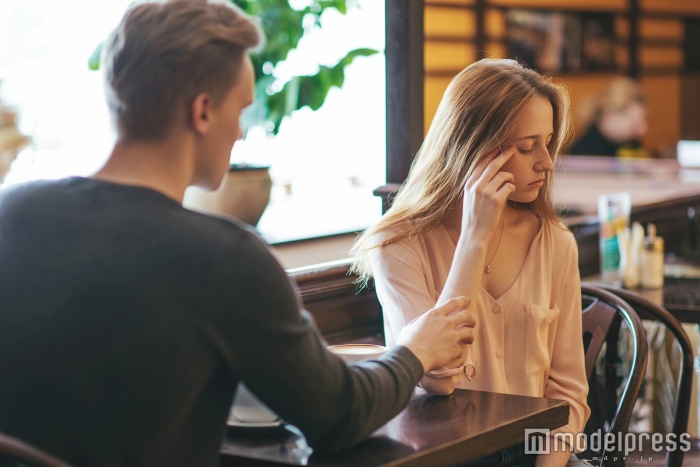 モテ子に彼を盗られそう!彼の目を覚ます5つのセリフ(photo by lumenphotos/Fotolia)