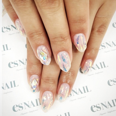 ピンクで上品な輝き（画像提供：esNAIL）