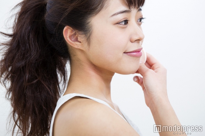ふんわり薄付きメイクができる肌が理想（Photo by milatas／Fotolia）