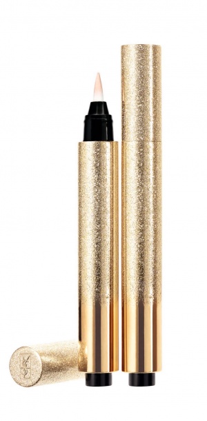 「ラディアント タッチ コレクター」／全1色（No.2 ルミナスアイボリー）／5,000円（税抜）／画像提供：イヴ・サンローラン・ボーテ