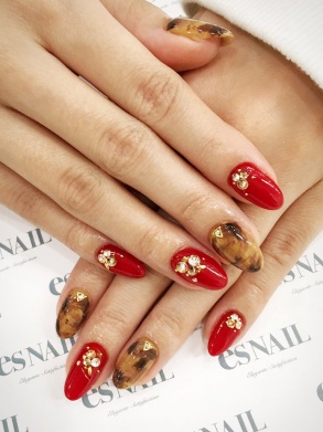 べっ甲×ボルドー（画像提供：esNAIL）