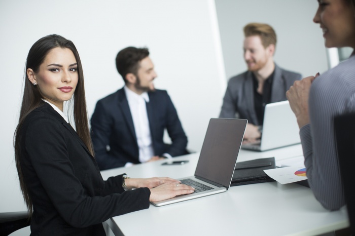 関係性を壊さずに断りたい（Photo by Boggy／Fotolia）