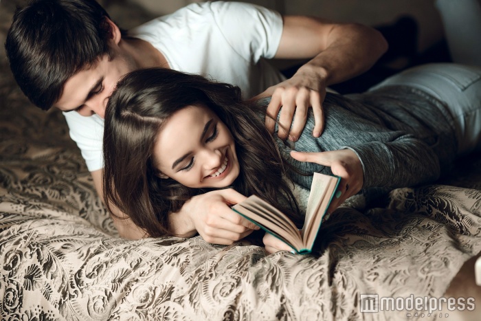 セクシーな振る舞いに男性はメロメロ（photo by mikhail_kayl／Fotolia）
