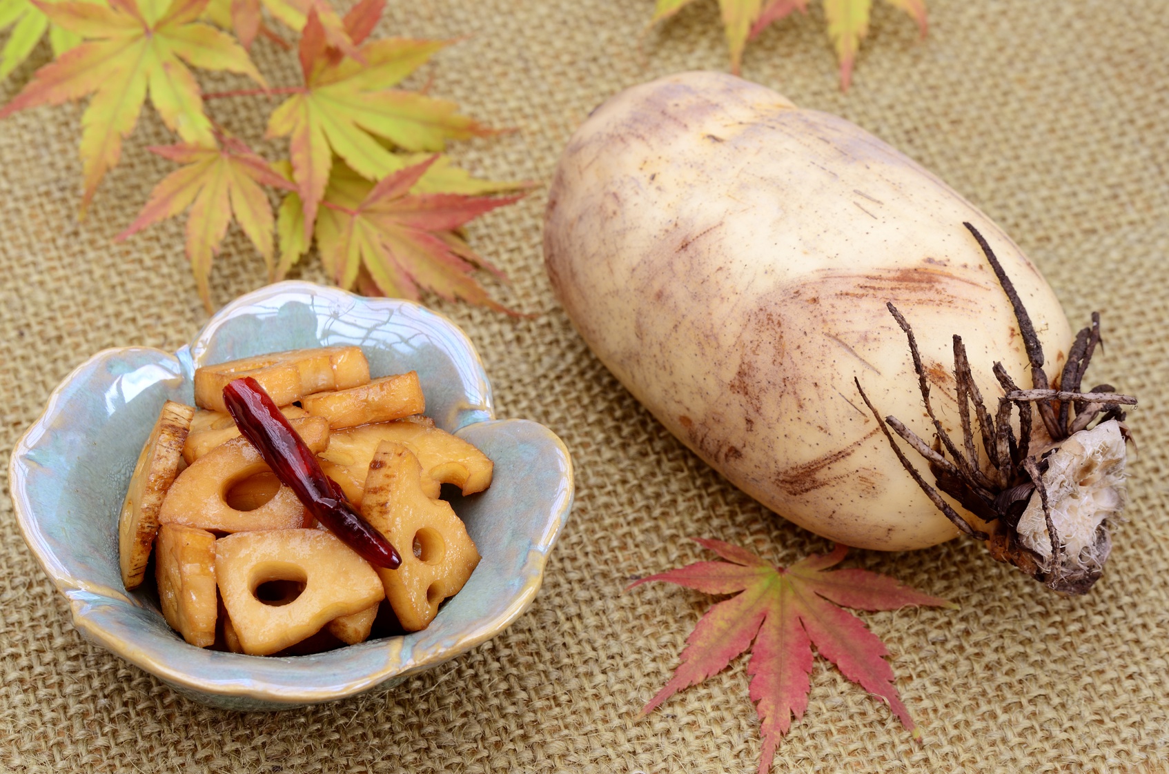 レンコンきんぴら (c)  chihana - Fotolia.com